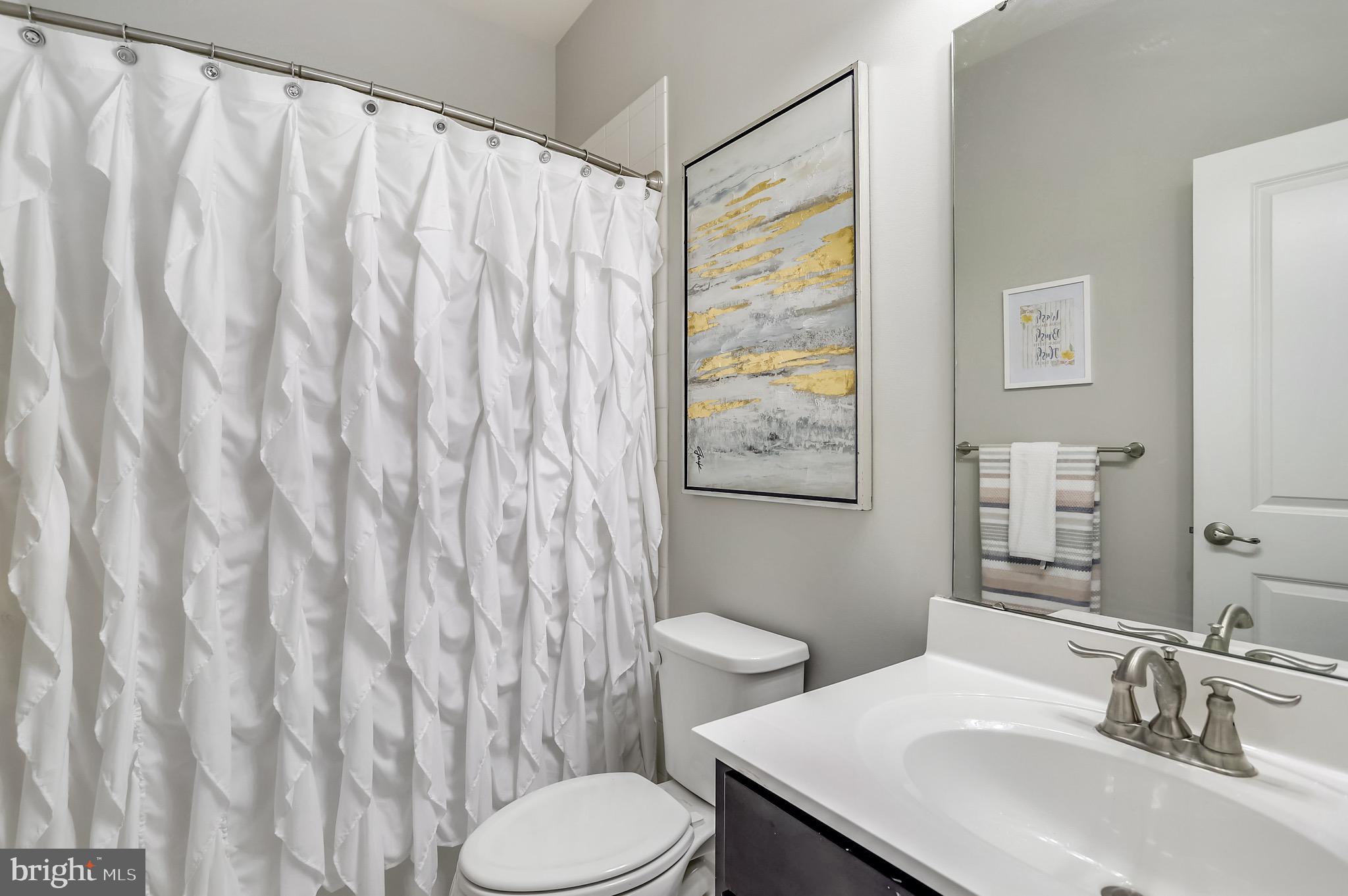 CREEKSIDE VILLAGE AT TANYARD SPRINGS - Residential