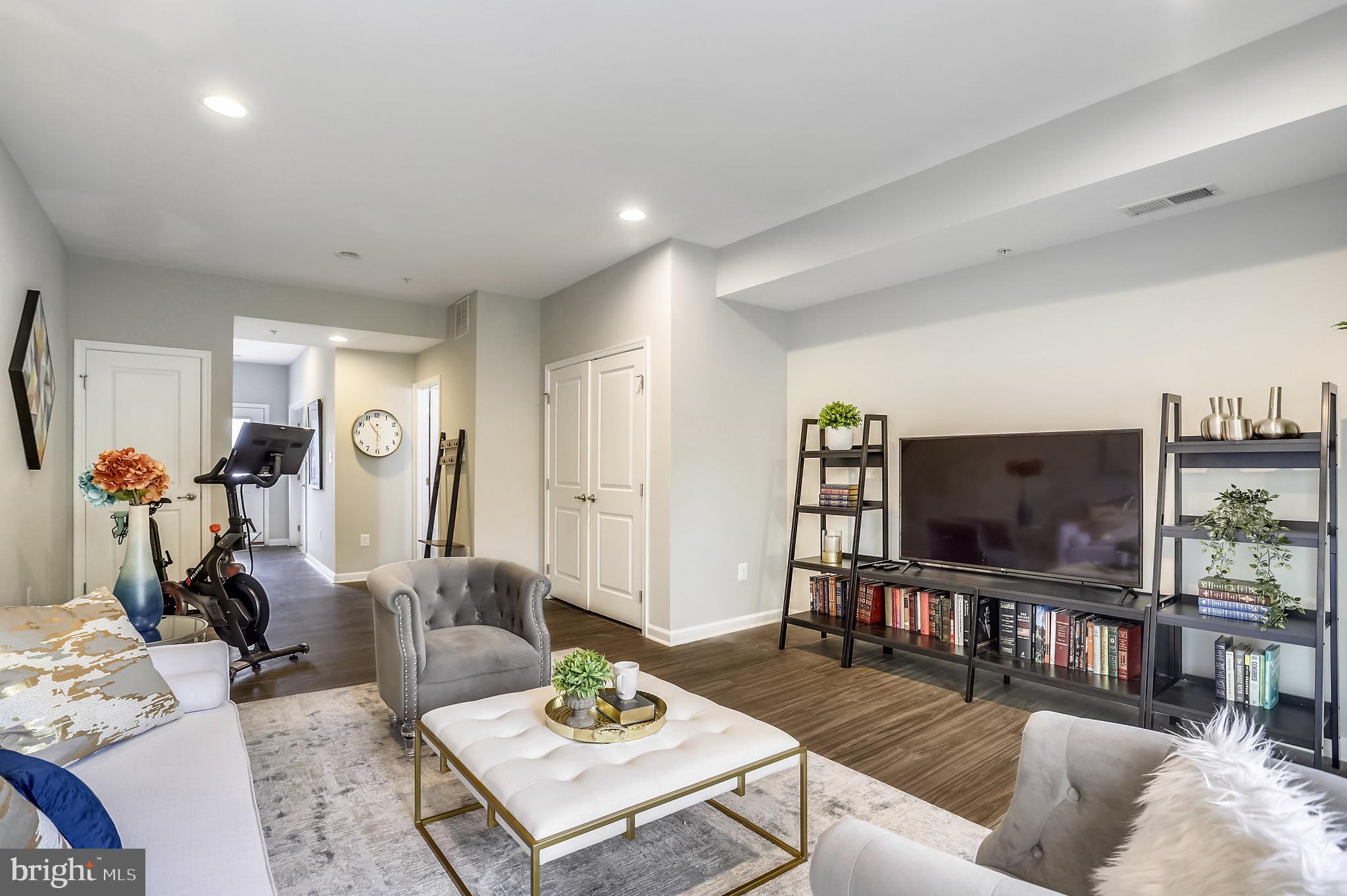 CREEKSIDE VILLAGE AT TANYARD SPRINGS - Residential