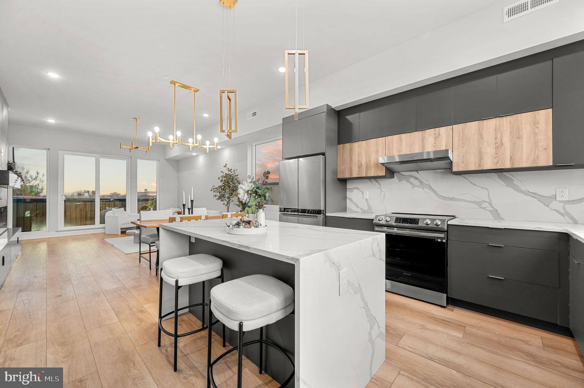 PORT RICHMOND - Residential