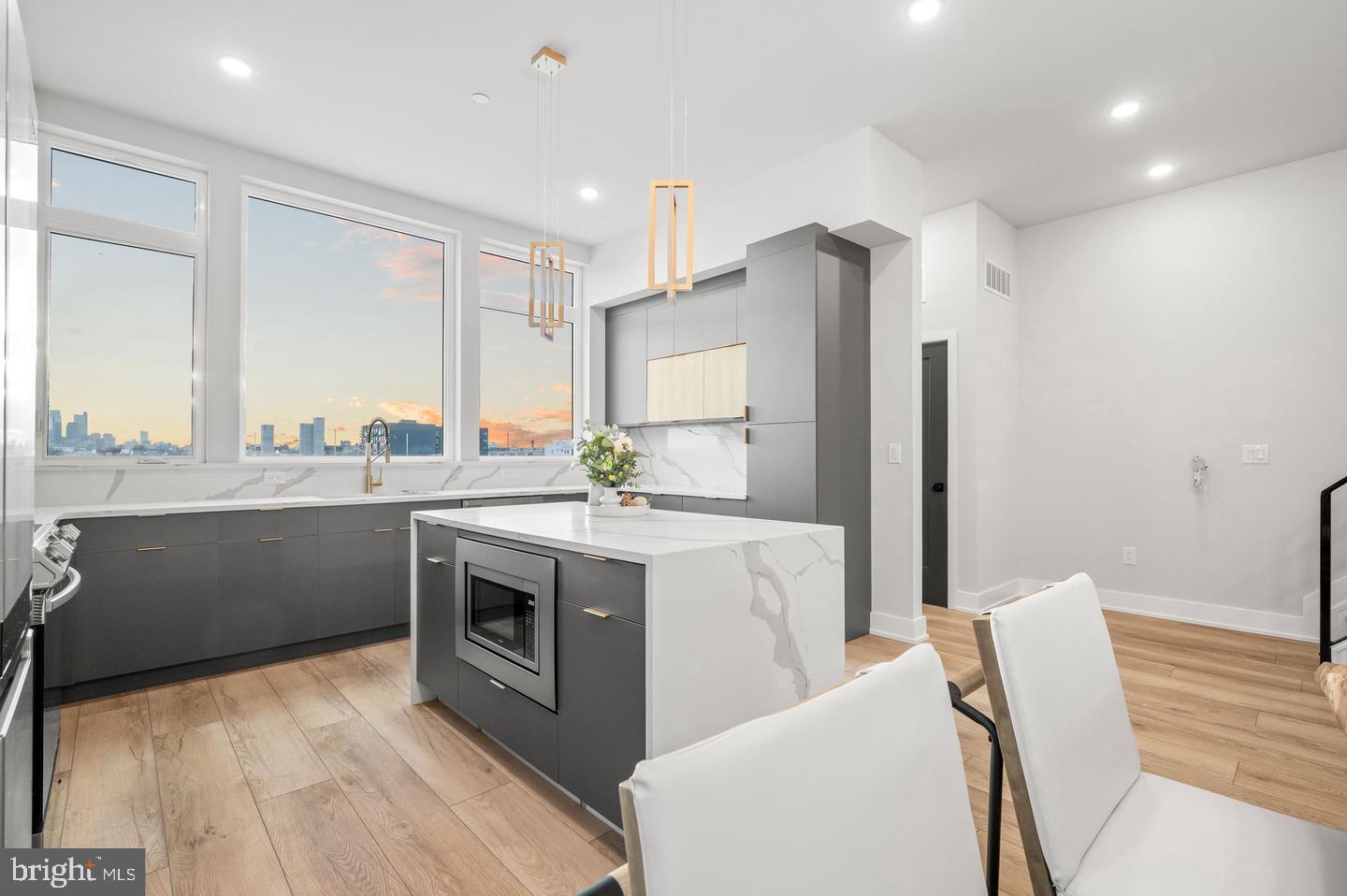 PORT RICHMOND - Residential