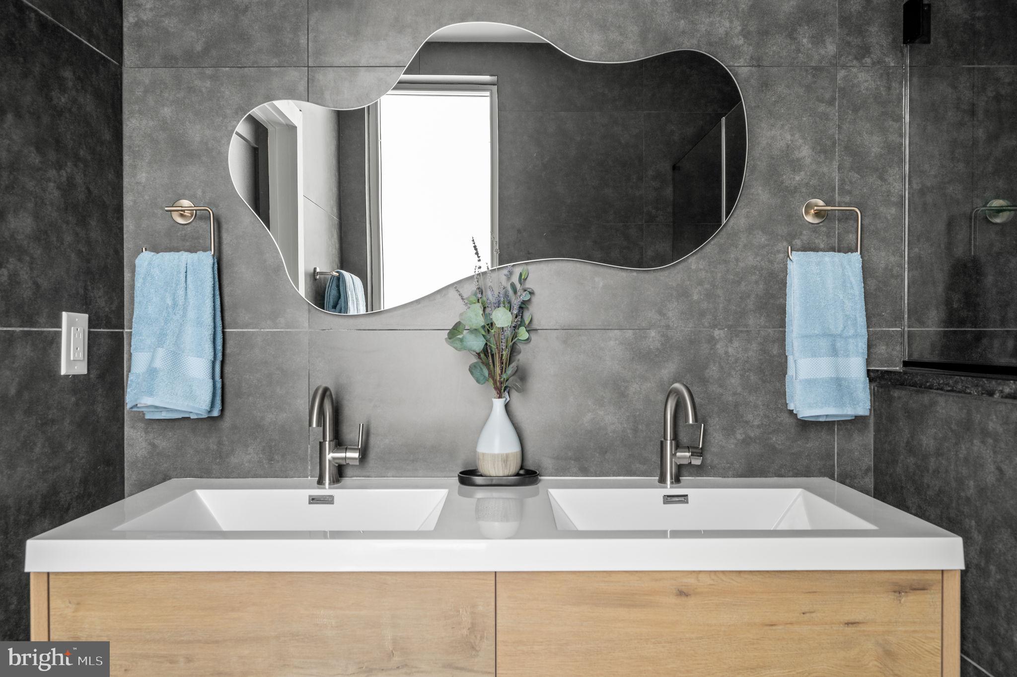 PORT RICHMOND - Residential