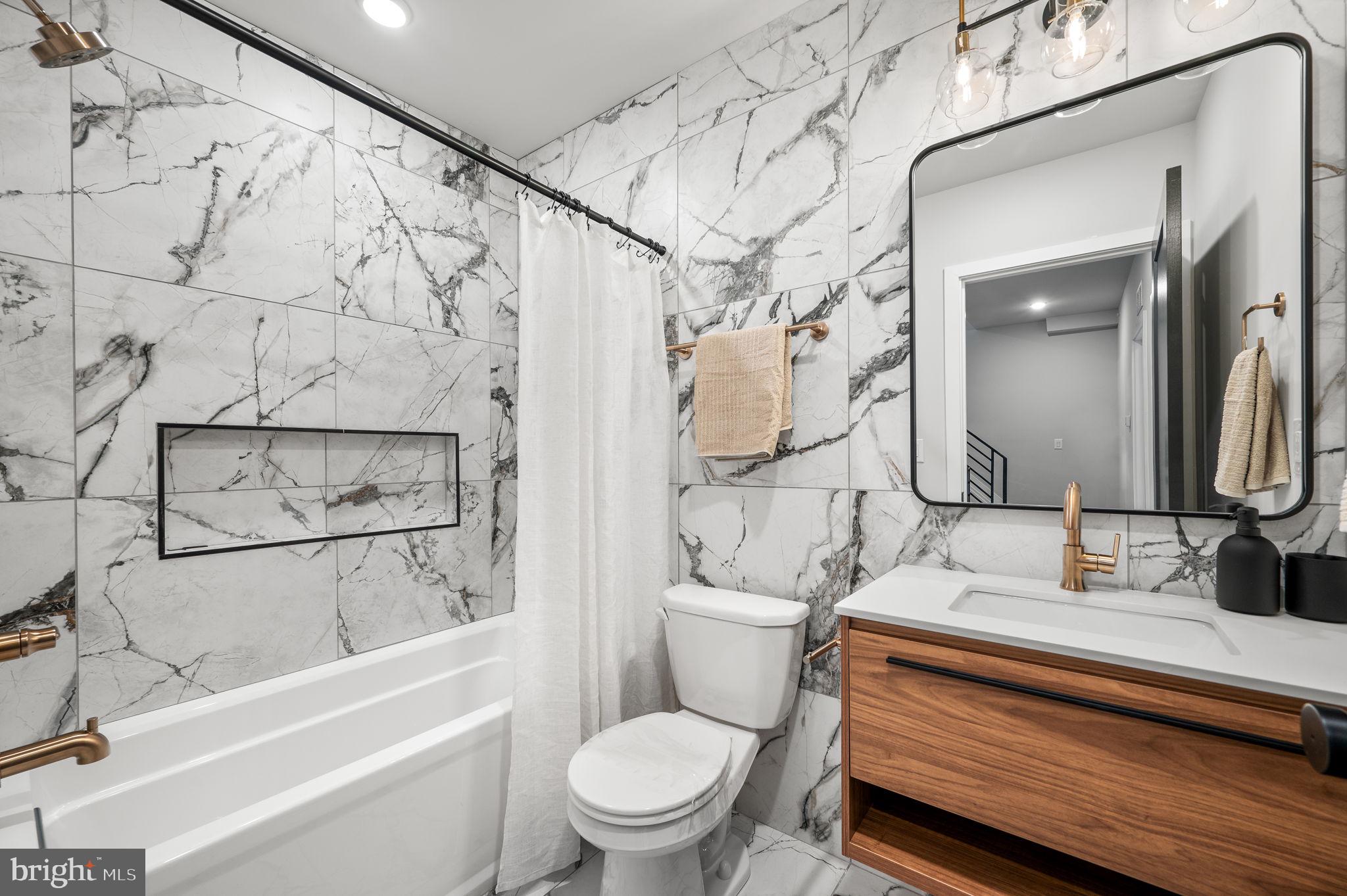 PORT RICHMOND - Residential