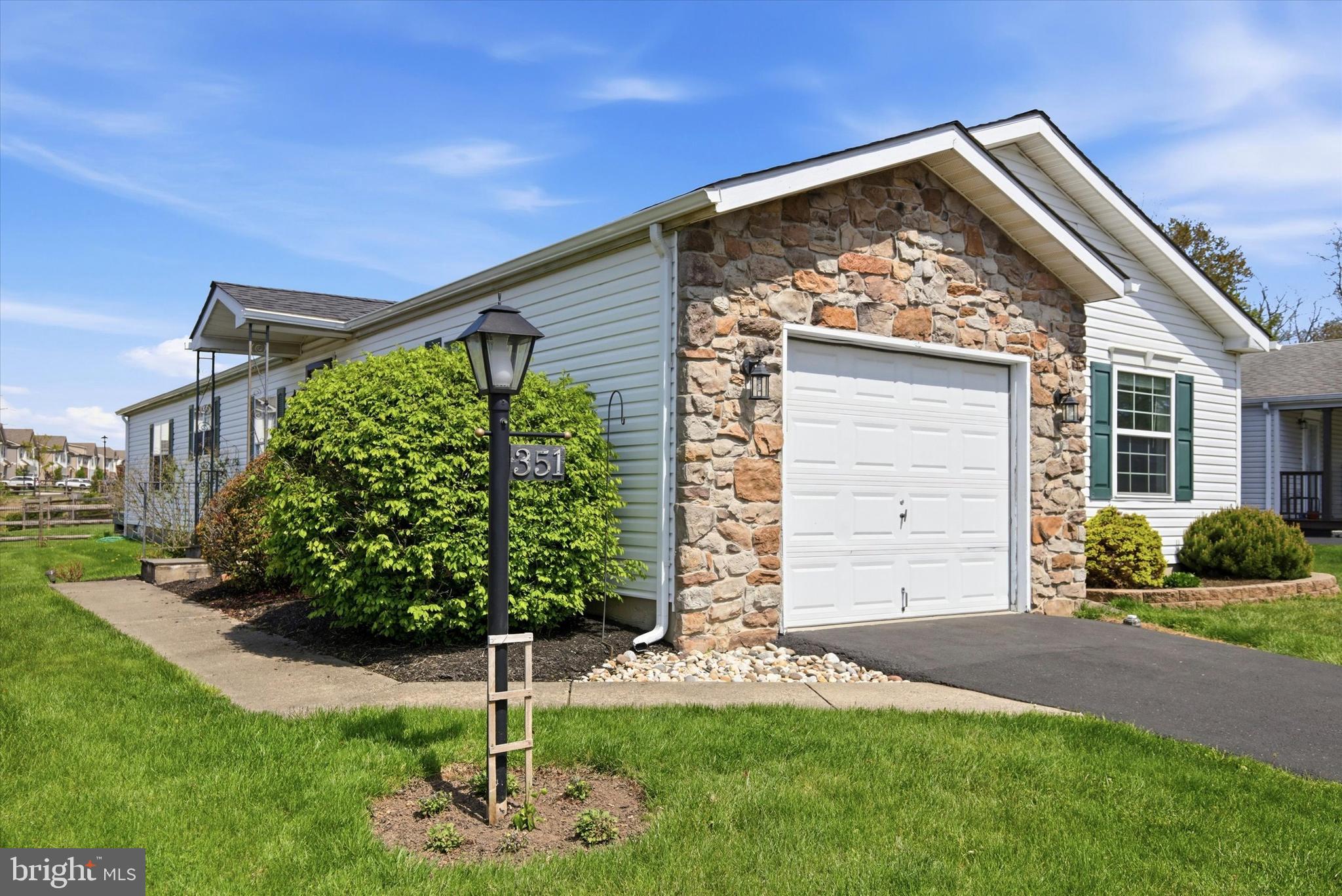 351 FARM LANE