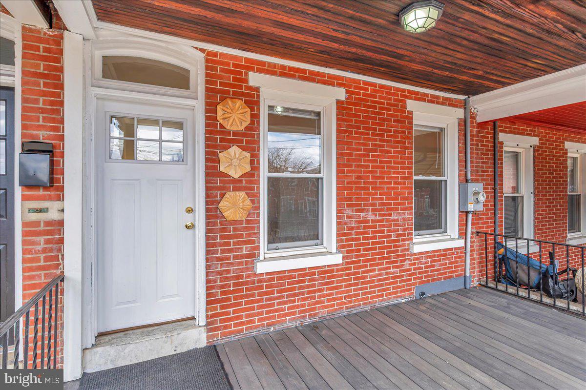 737 S HARRISON STREET