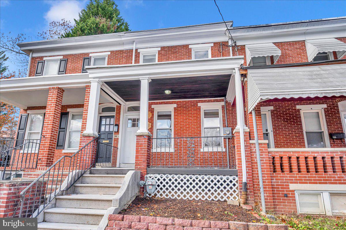 737 S HARRISON STREET