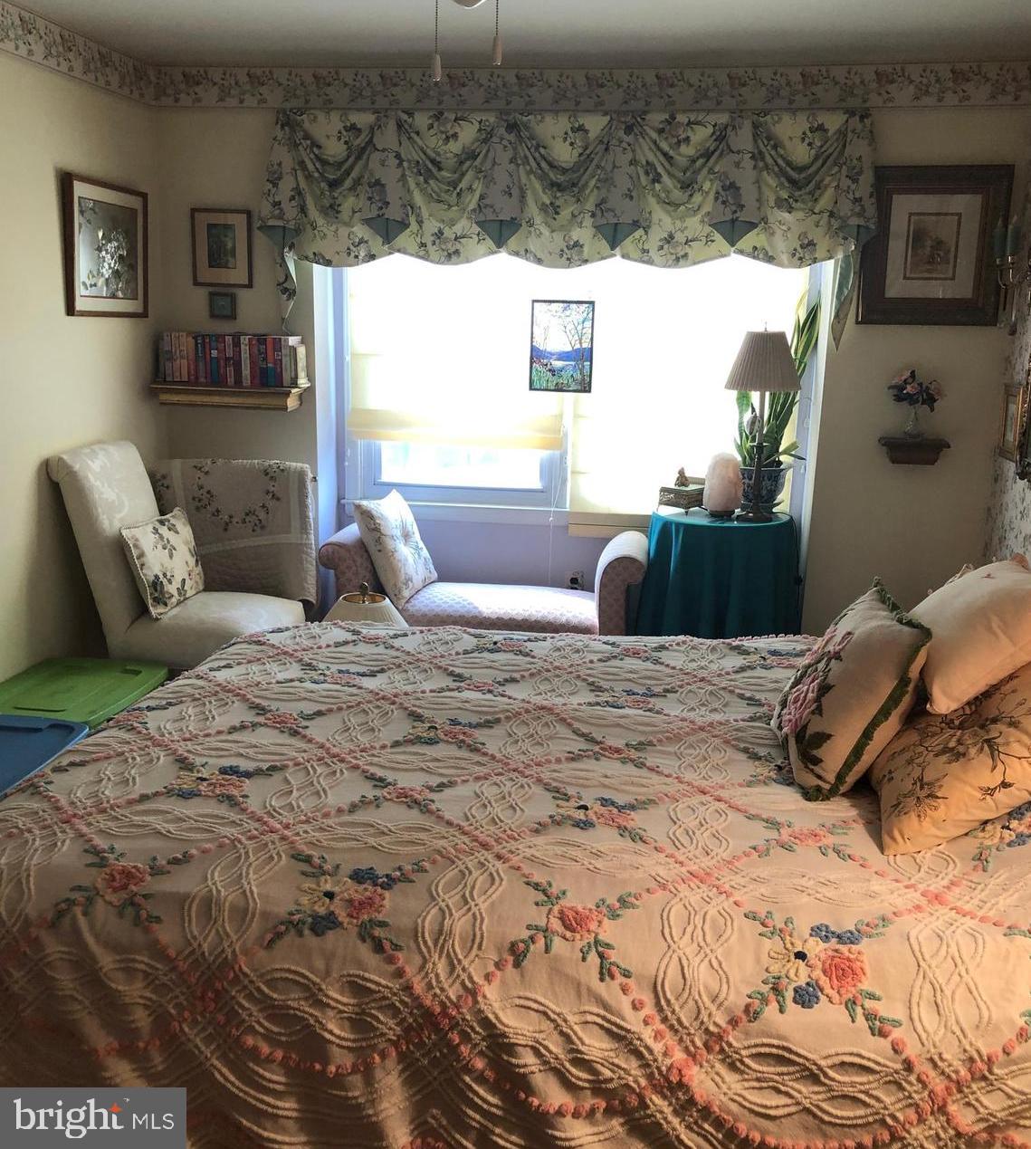 HOLLAND HILL - Residential