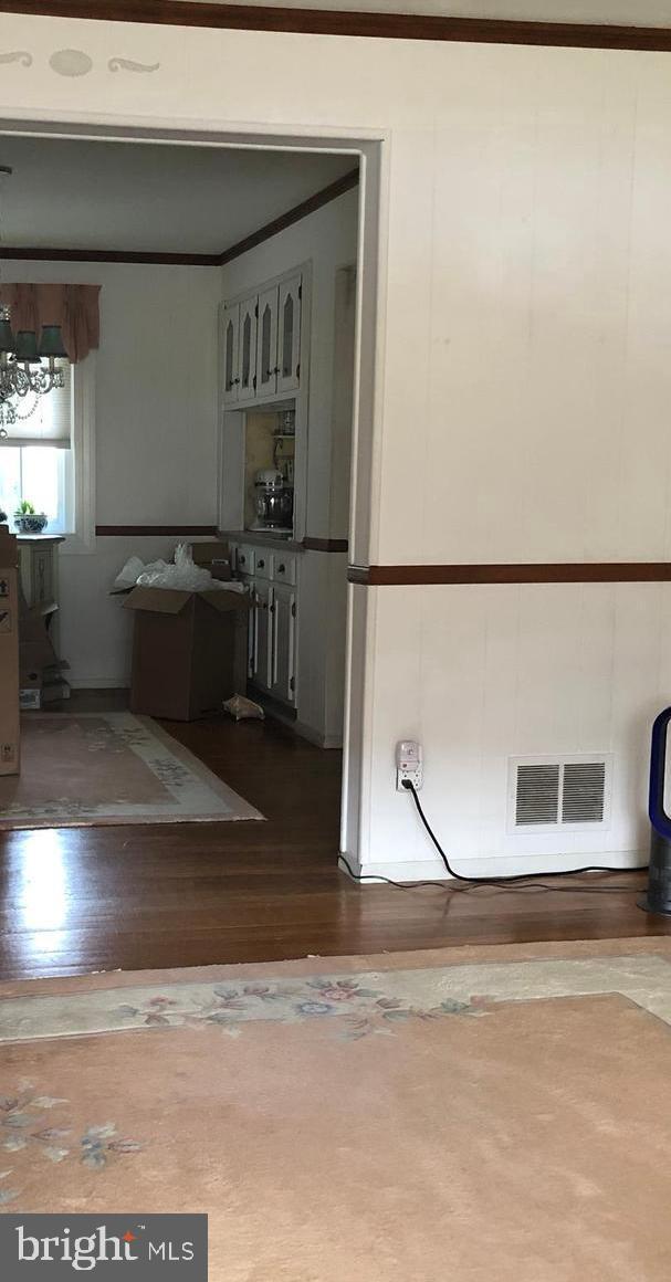 HOLLAND HILL - Residential