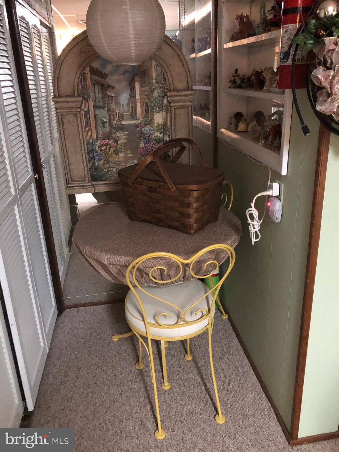 HOLLAND HILL - Residential