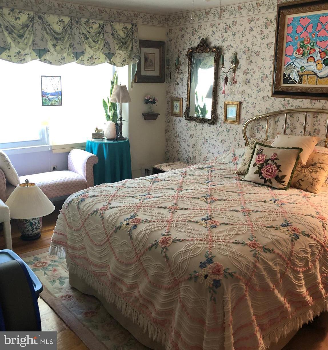 HOLLAND HILL - Residential