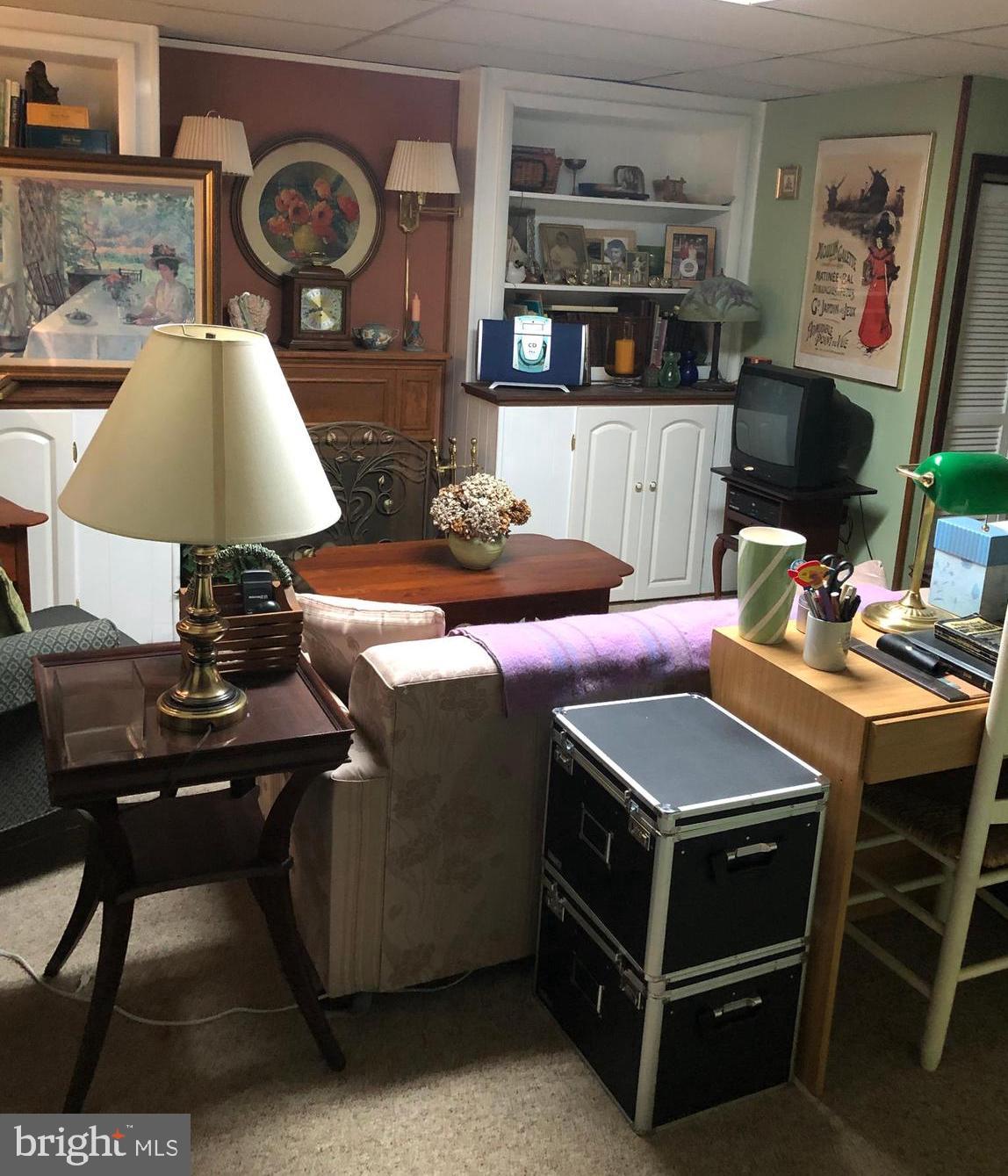 HOLLAND HILL - Residential