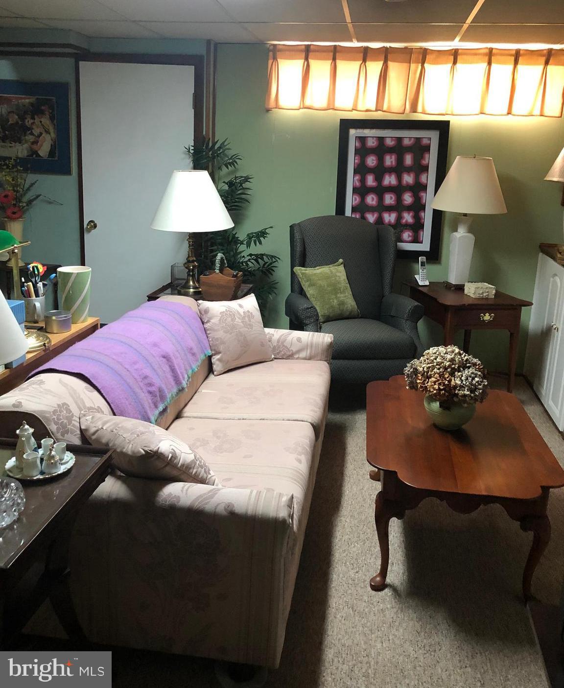 HOLLAND HILL - Residential