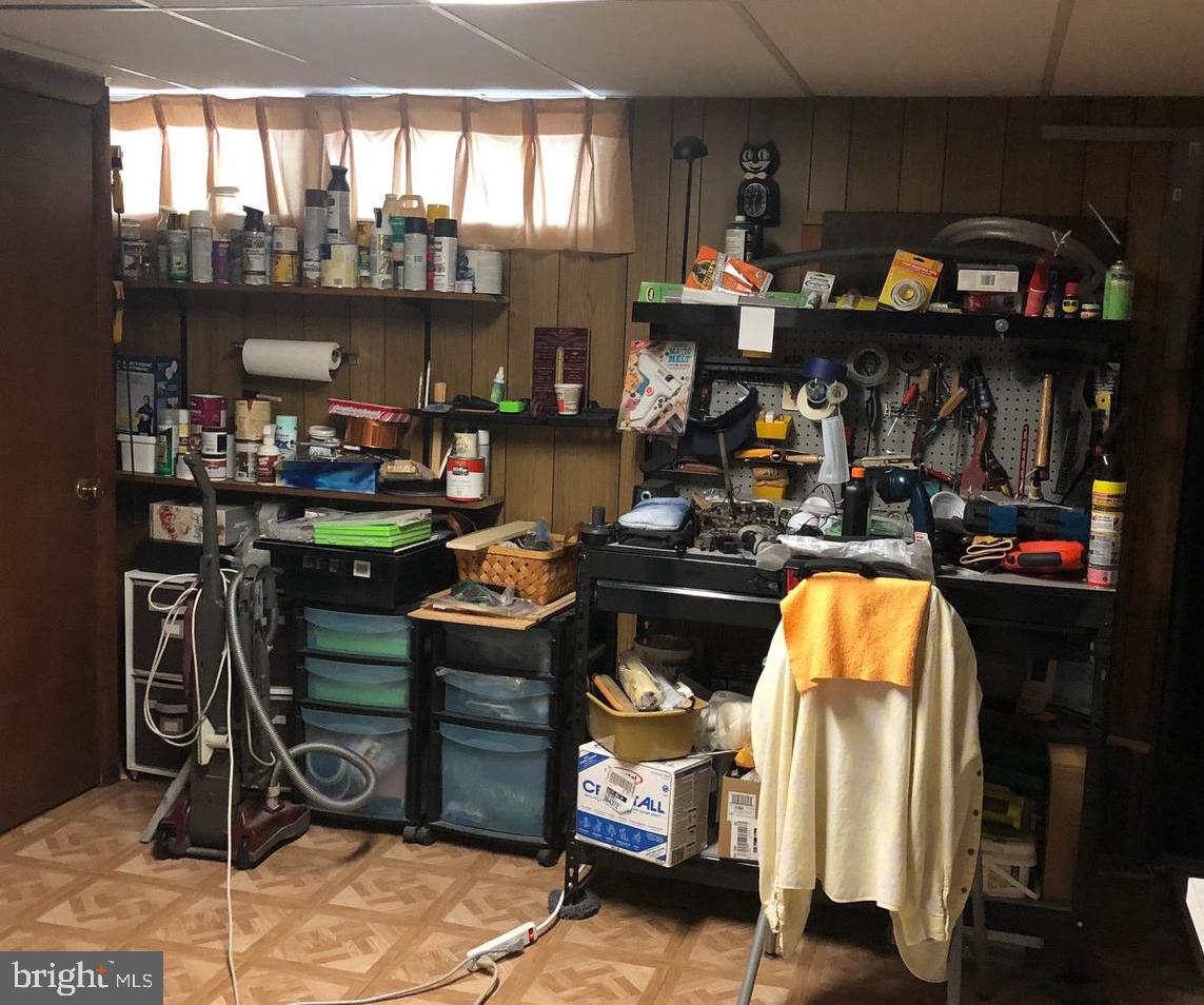 HOLLAND HILL - Residential