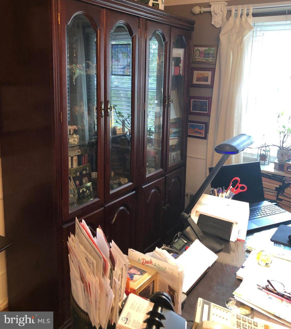 HOLLAND HILL - Residential