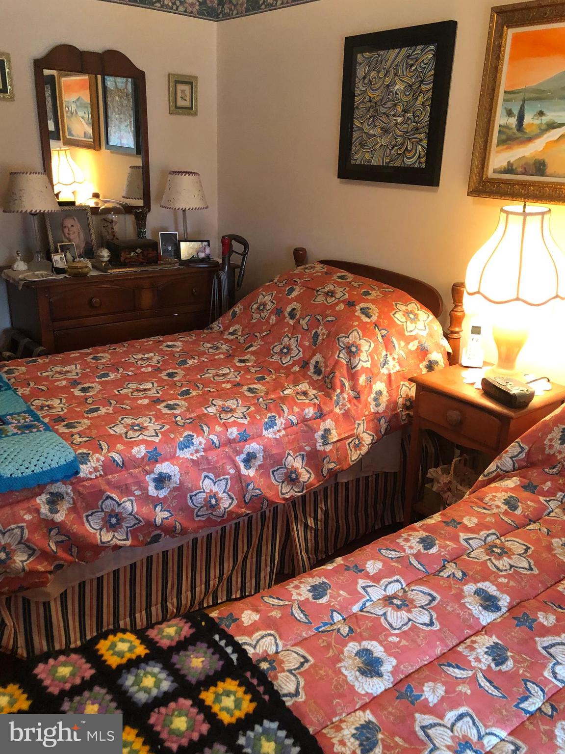 HOLLAND HILL - Residential