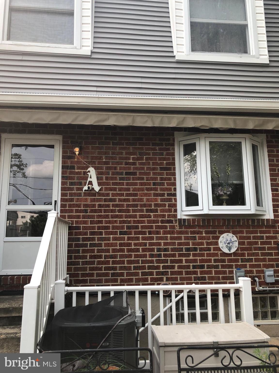 HOLLAND HILL - Residential