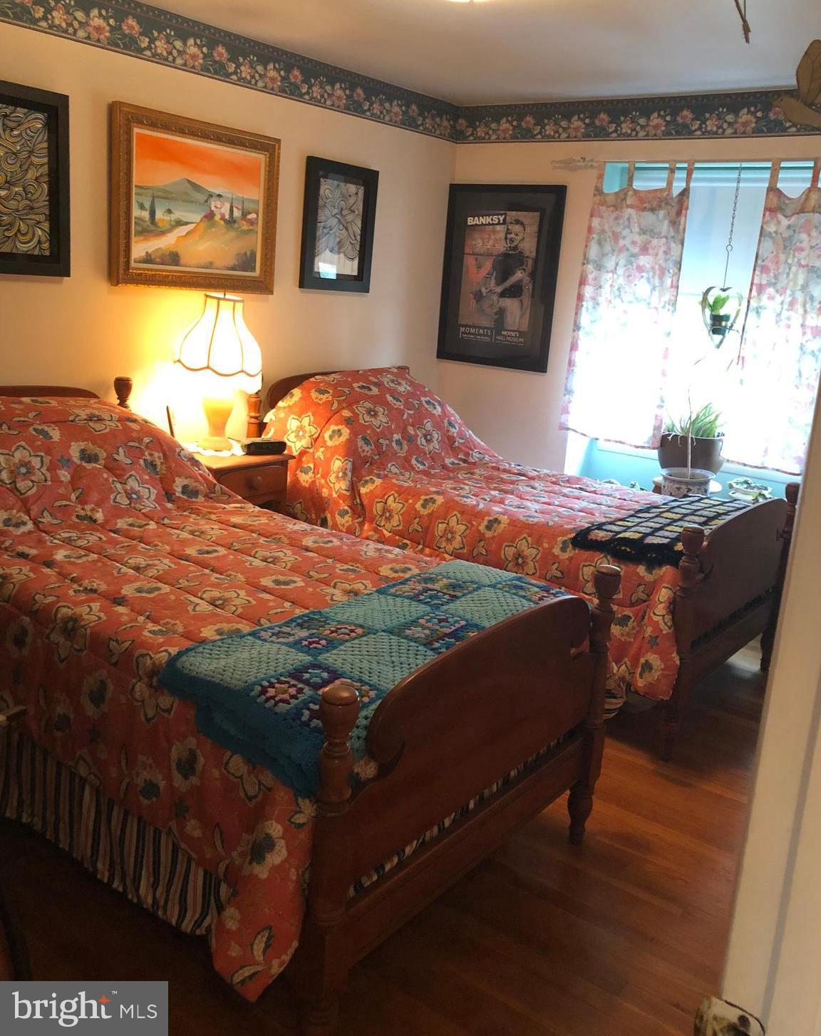 HOLLAND HILL - Residential