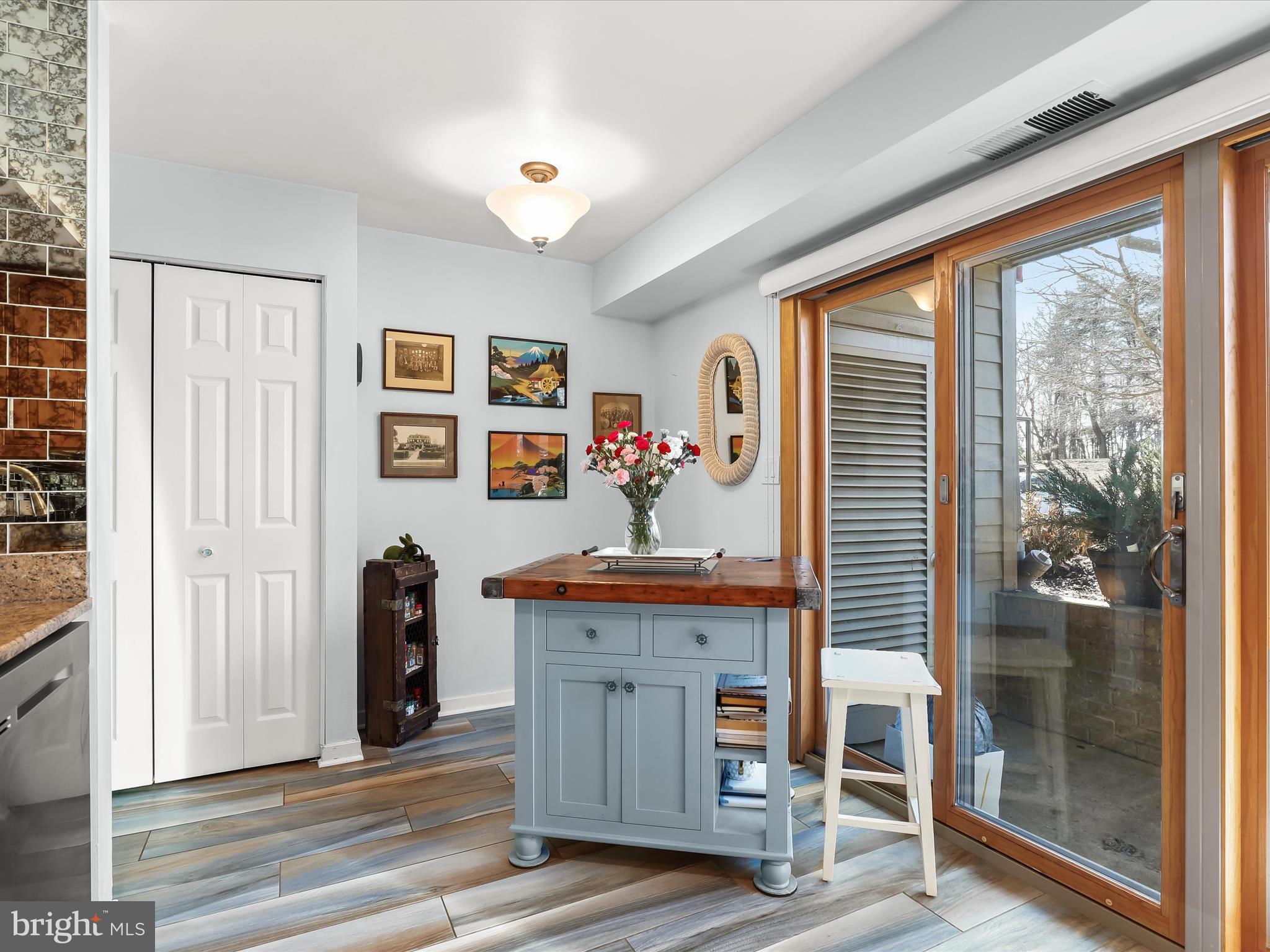 CHESAPEAKE HARBOUR - Residential