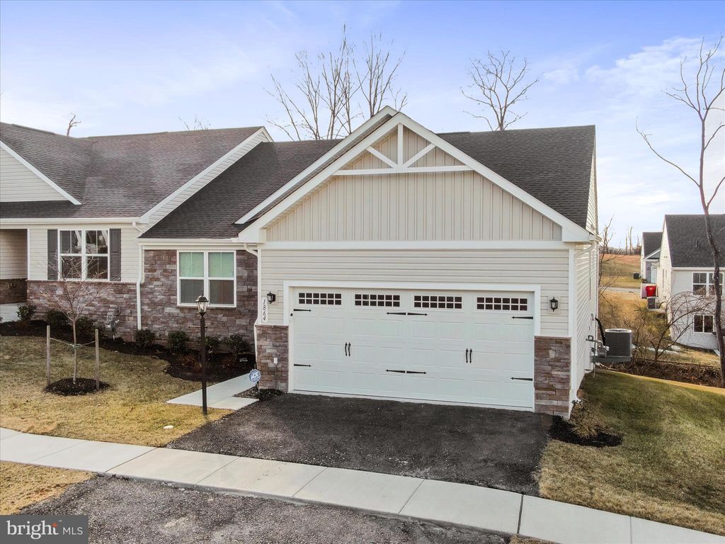 Photo of 1864 Shannon Drive S, GREENCASTLE, PA 17225 (MLS # PAFL2032338)