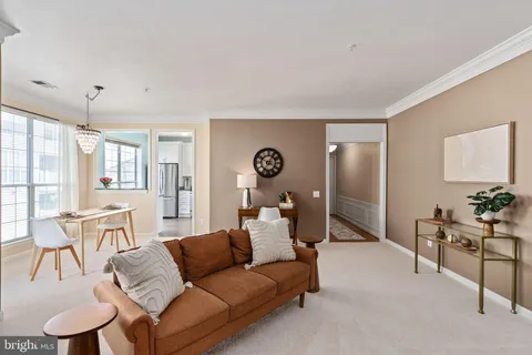 1725 W Braddock Place Unit 302, Alexandria, VA 22302 - MLS#: VAAX2044226