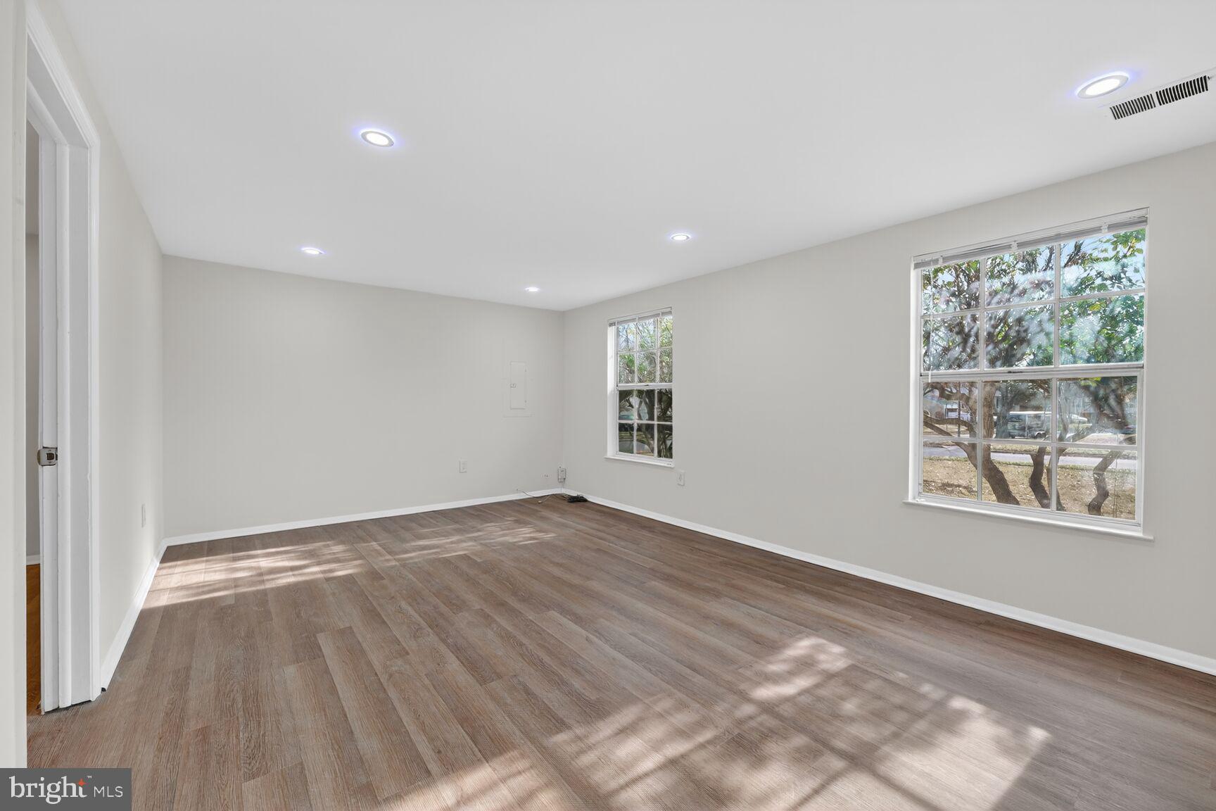 MAPLEWOOD - Residential Lease