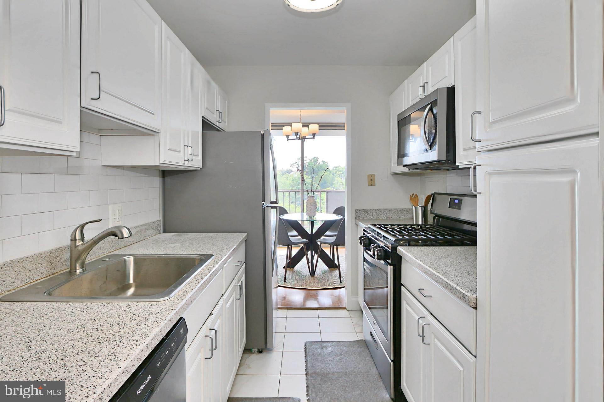 THE FOUNTAINS - Residential