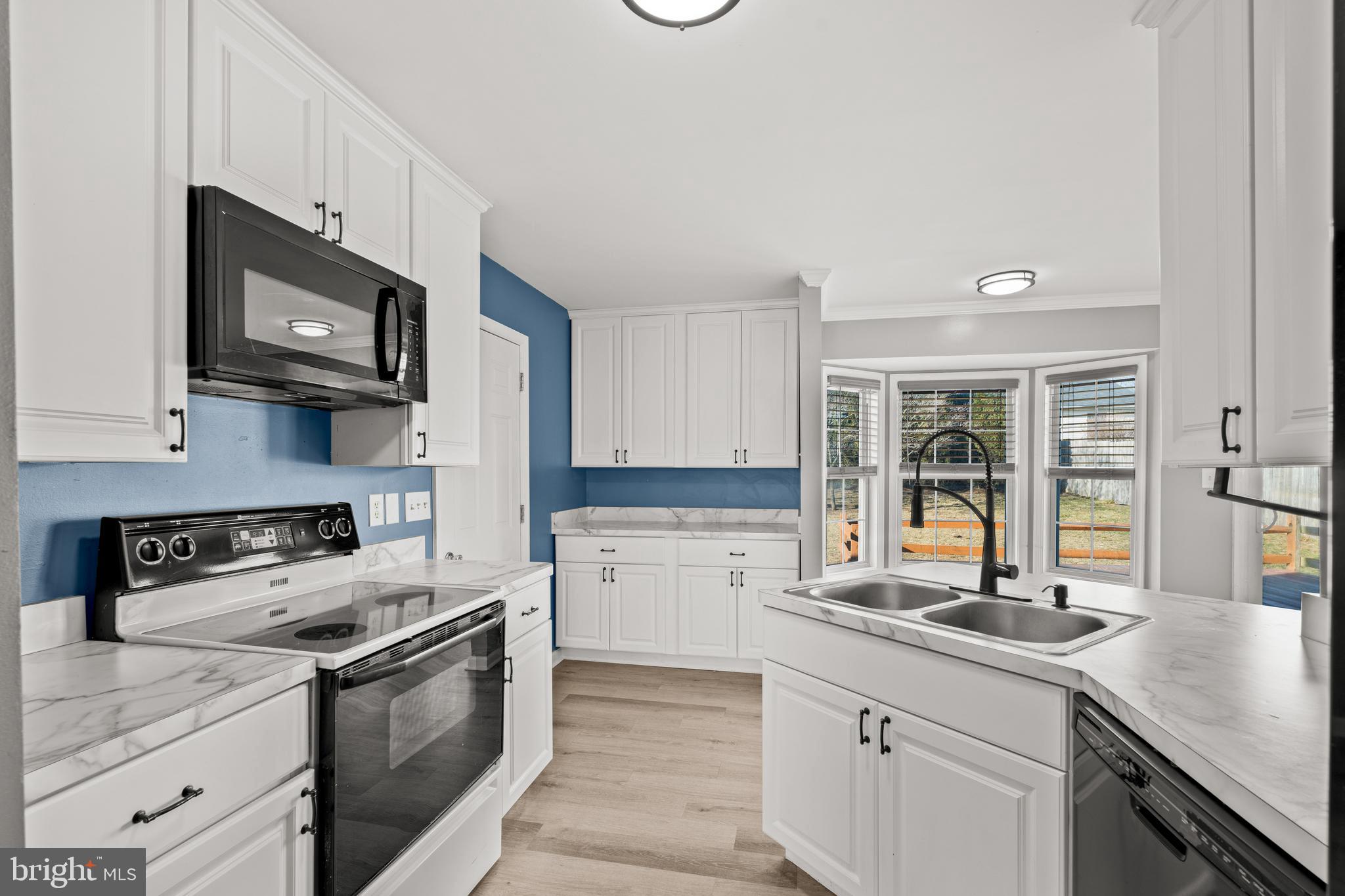 DOUGLAS OAKS - Residential