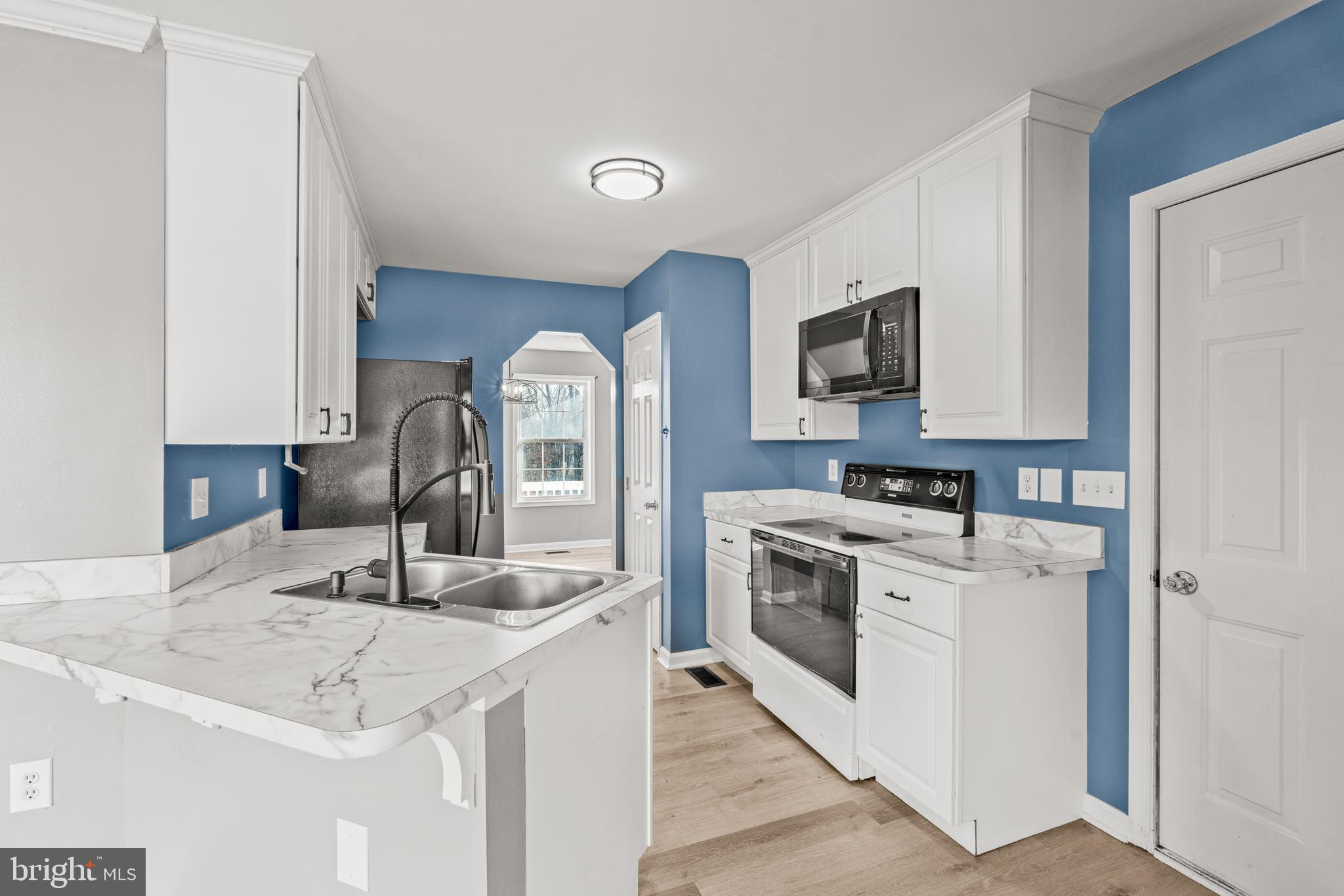 DOUGLAS OAKS - Residential