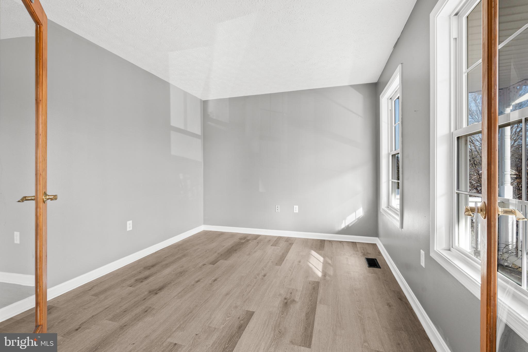 DOUGLAS OAKS - Residential