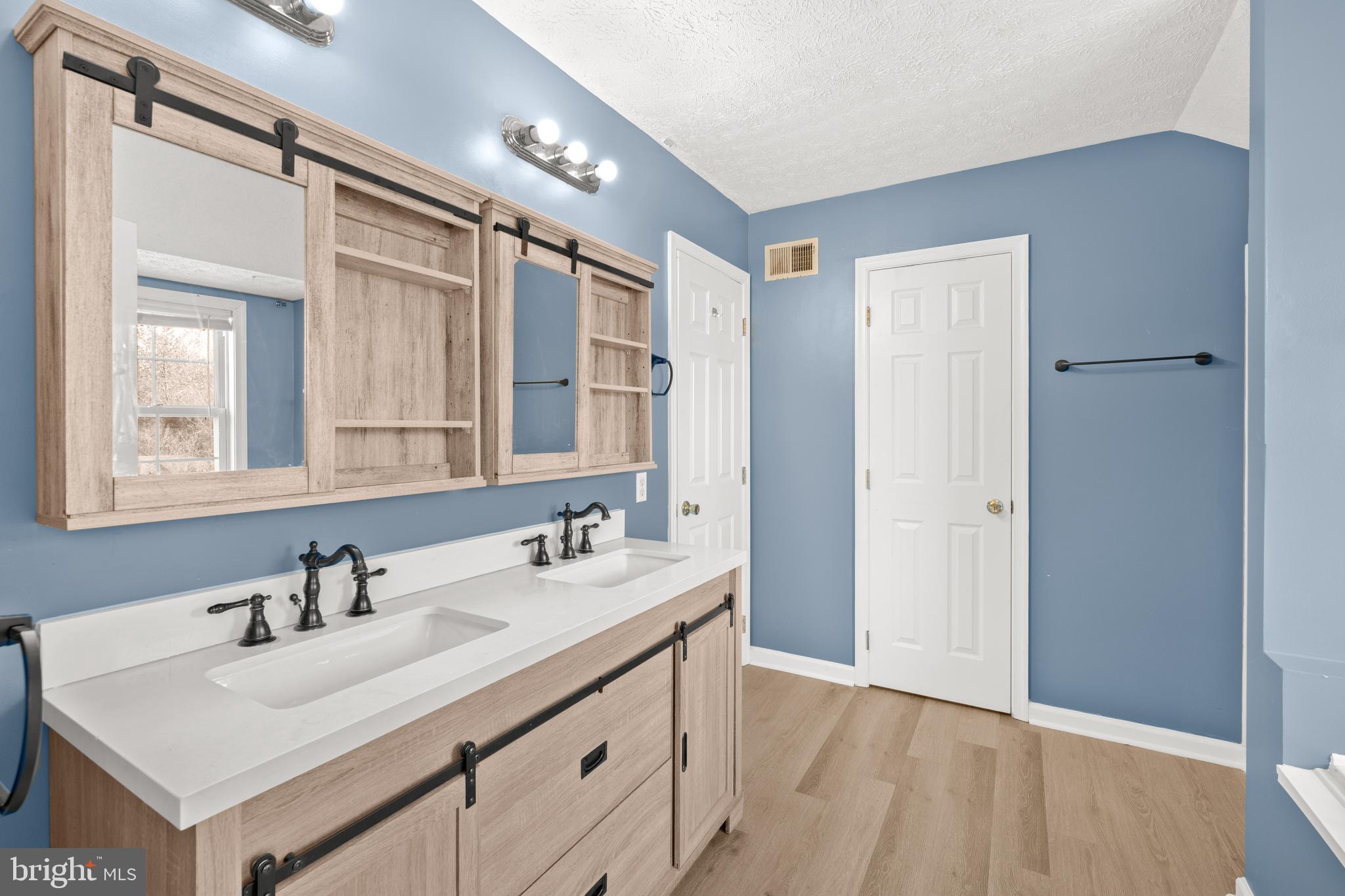 DOUGLAS OAKS - Residential