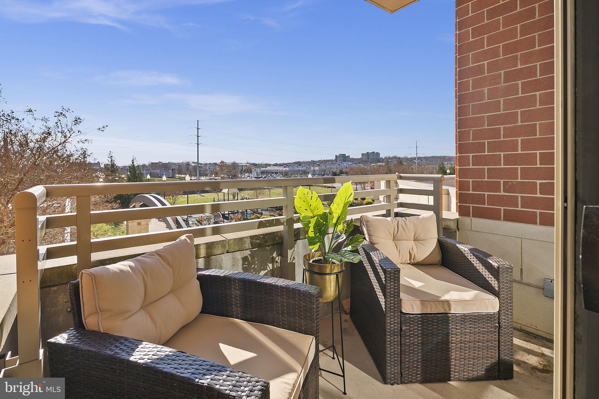 ECLIPSE ON CENTER PARK - Residential Lease