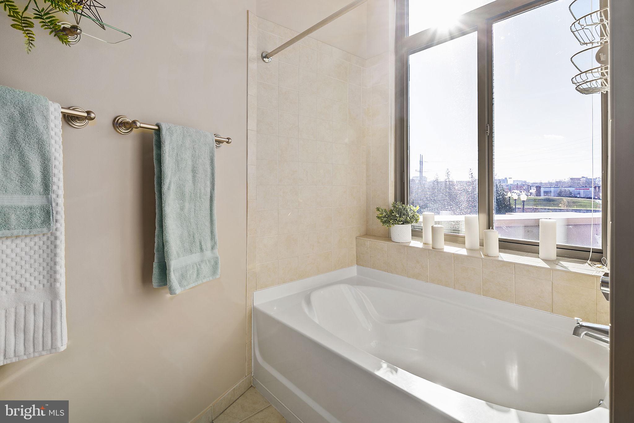 ECLIPSE ON CENTER PARK - Residential Lease