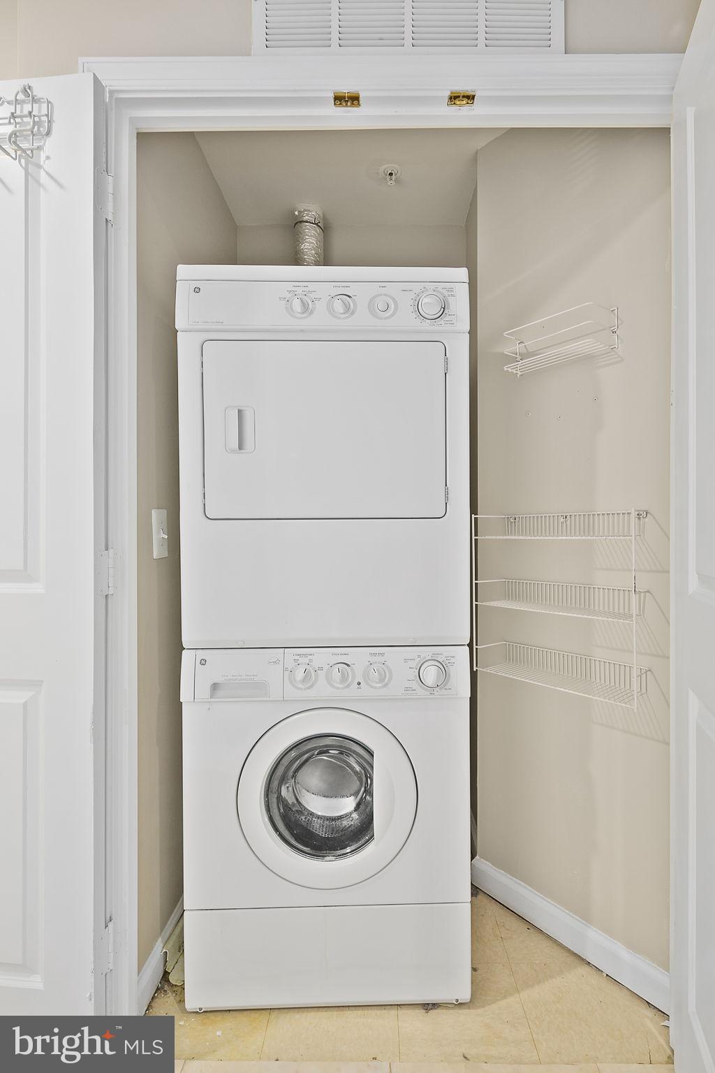 ECLIPSE ON CENTER PARK - Residential Lease