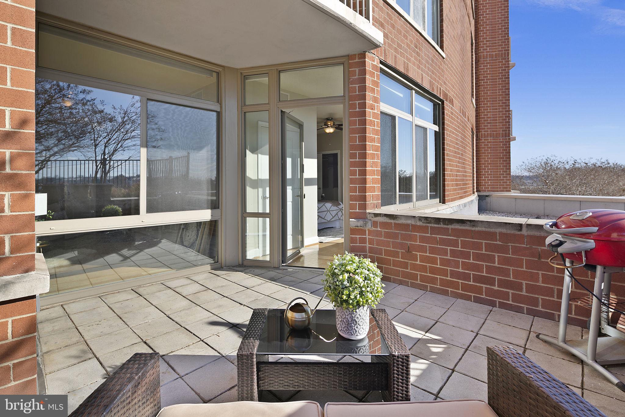 ECLIPSE ON CENTER PARK - Residential Lease