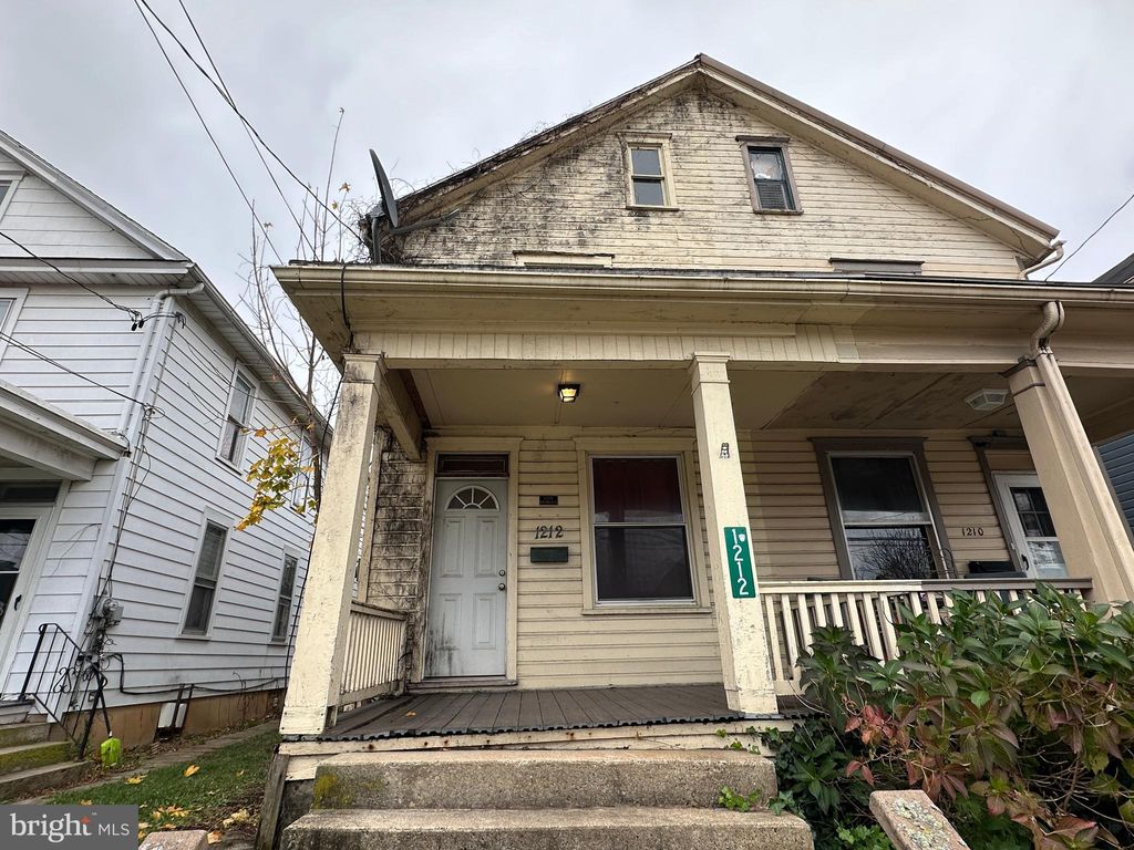 Photo of 1212 Scotland Ave, CHAMBERSBURG, PA 17201 (MLS # PAFL2031394)