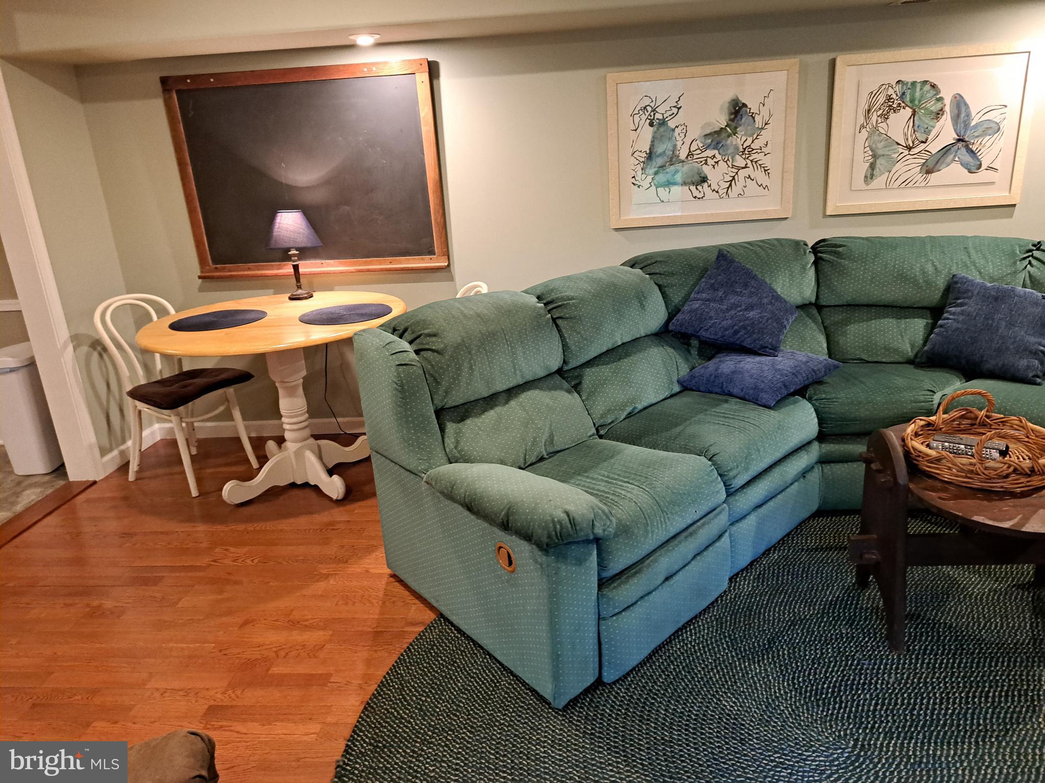 FOX POINT - Residential Lease