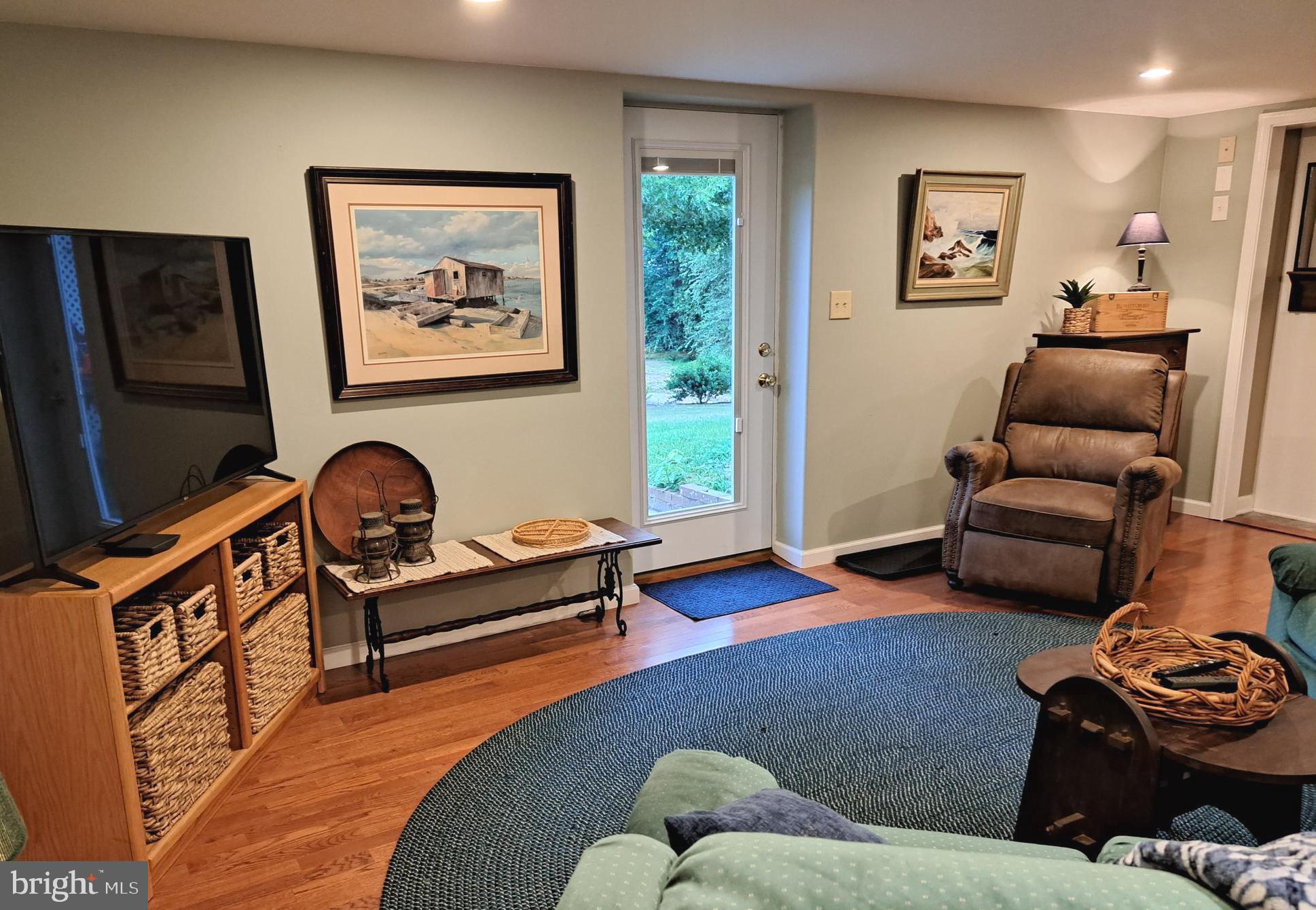 FOX POINT - Residential Lease