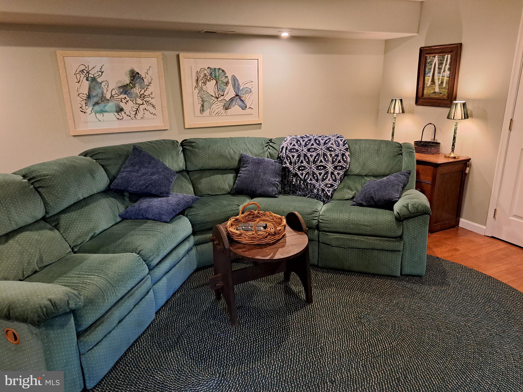 FOX POINT - Residential Lease