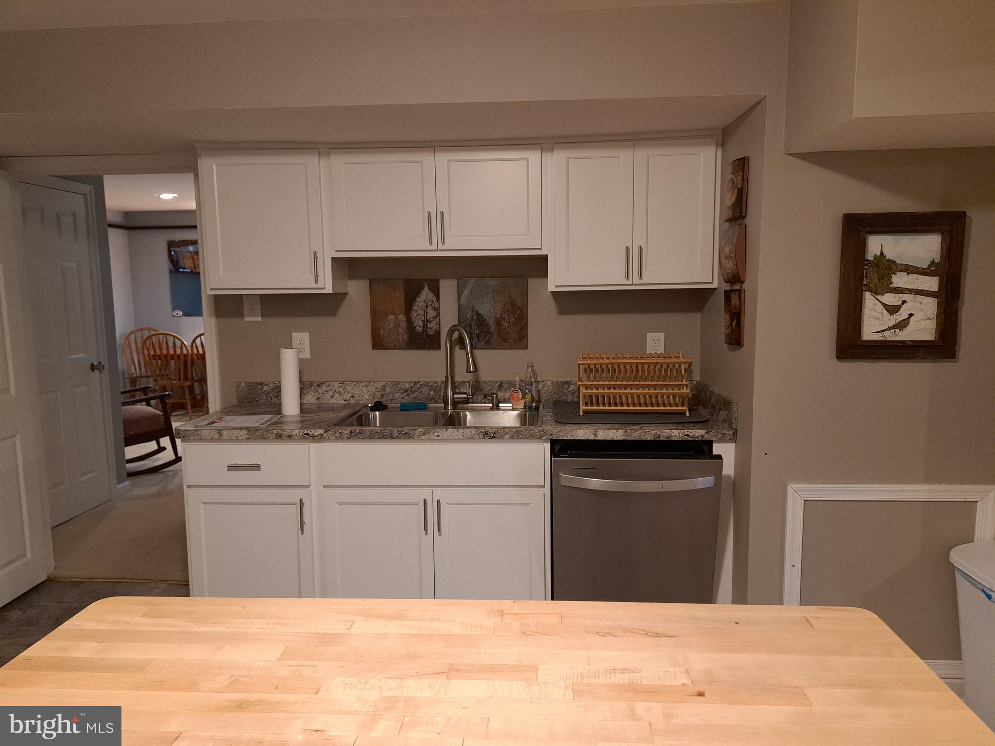 FOX POINT - Residential Lease