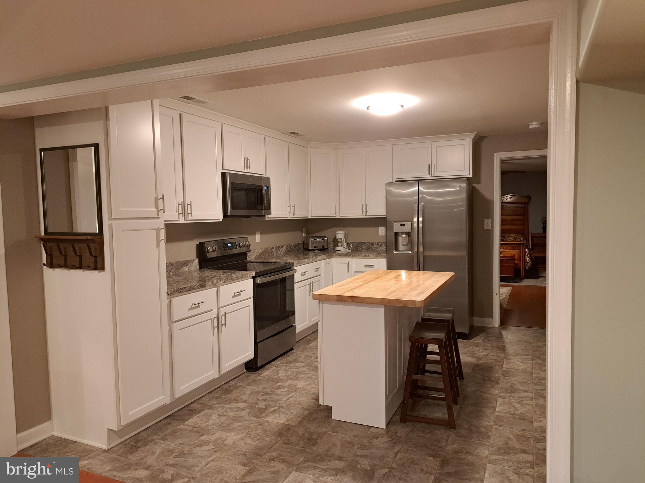 FOX POINT - Residential Lease