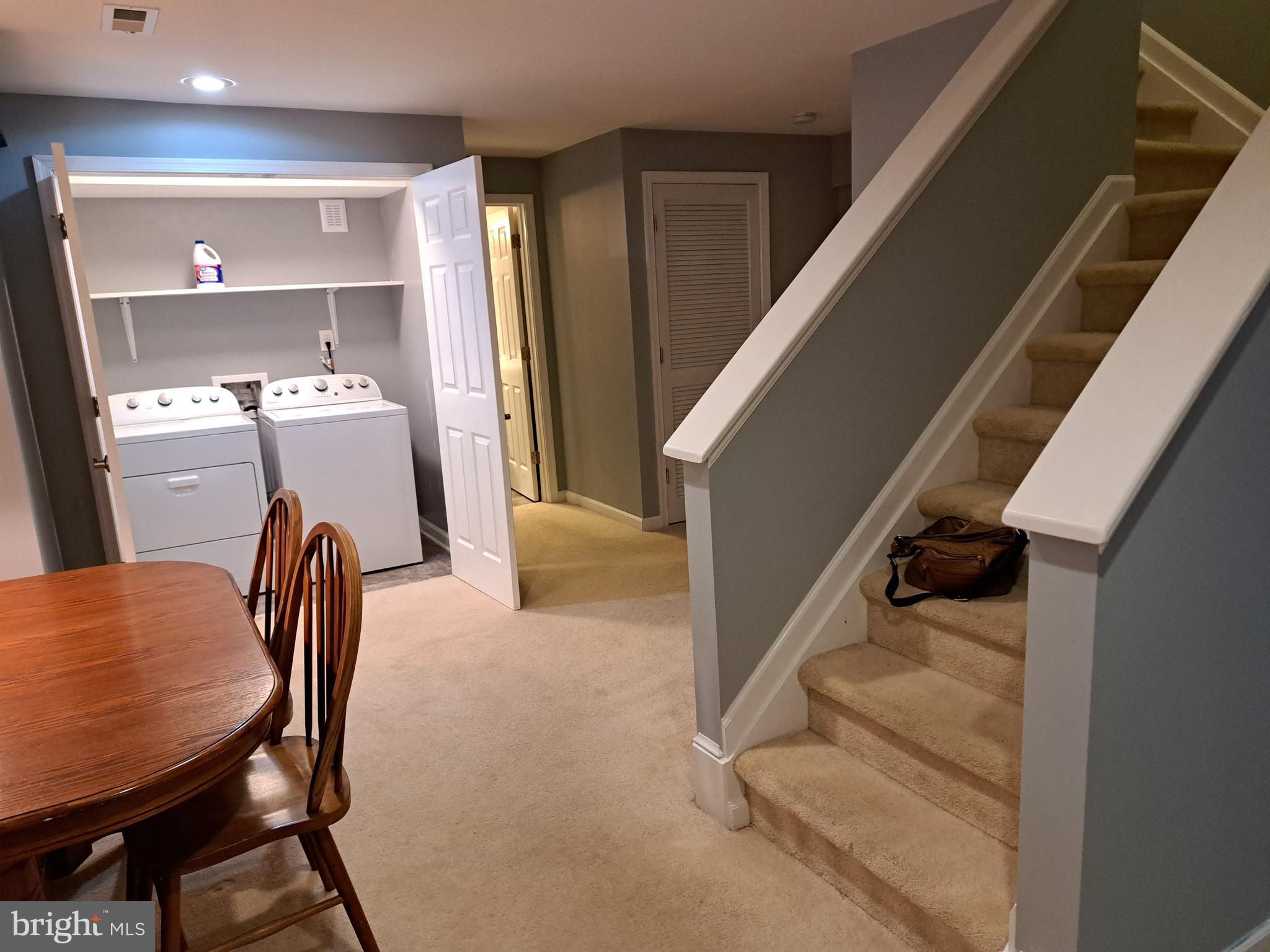 FOX POINT - Residential Lease