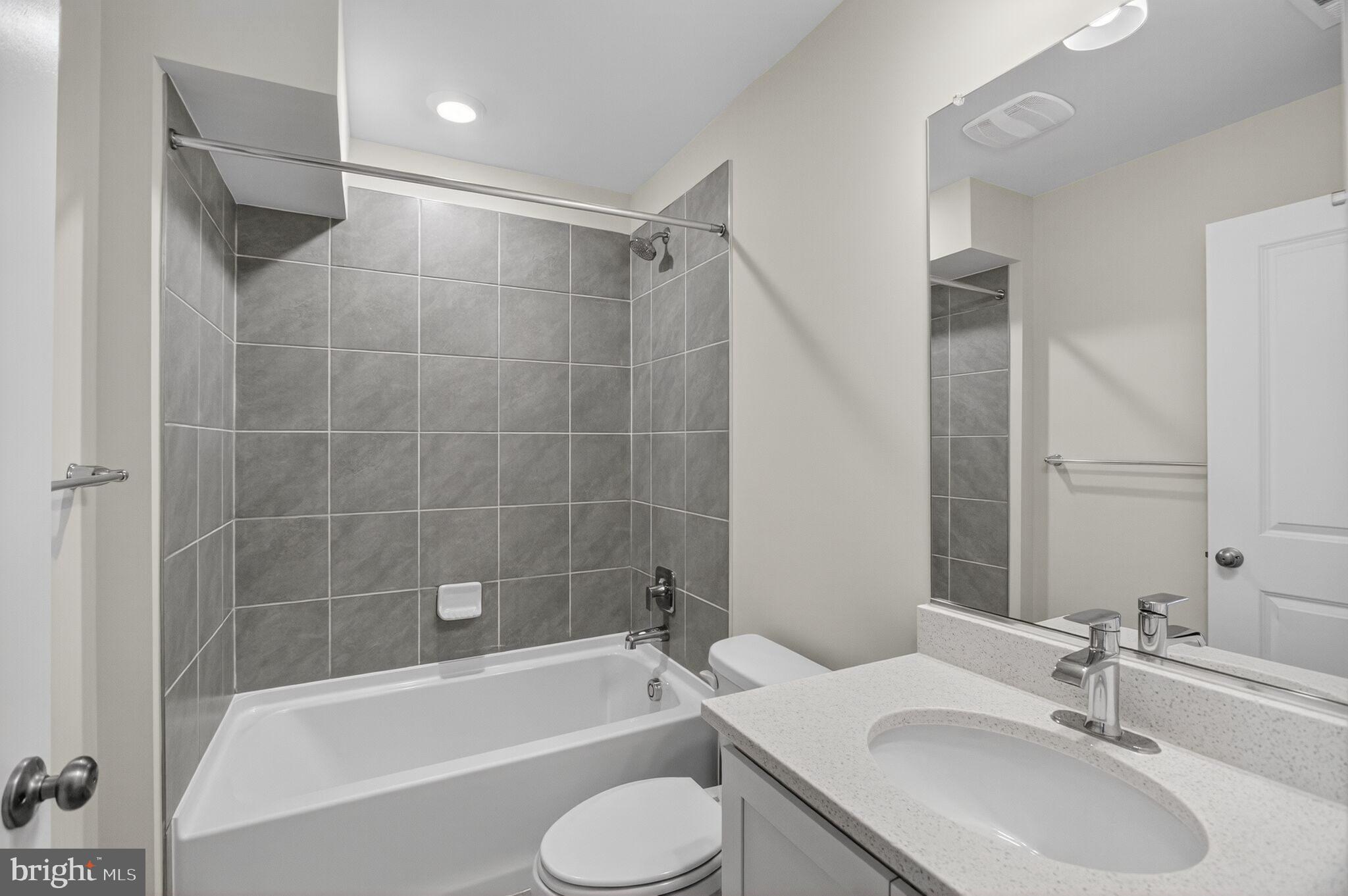 RENN QUARTER - Residential Lease