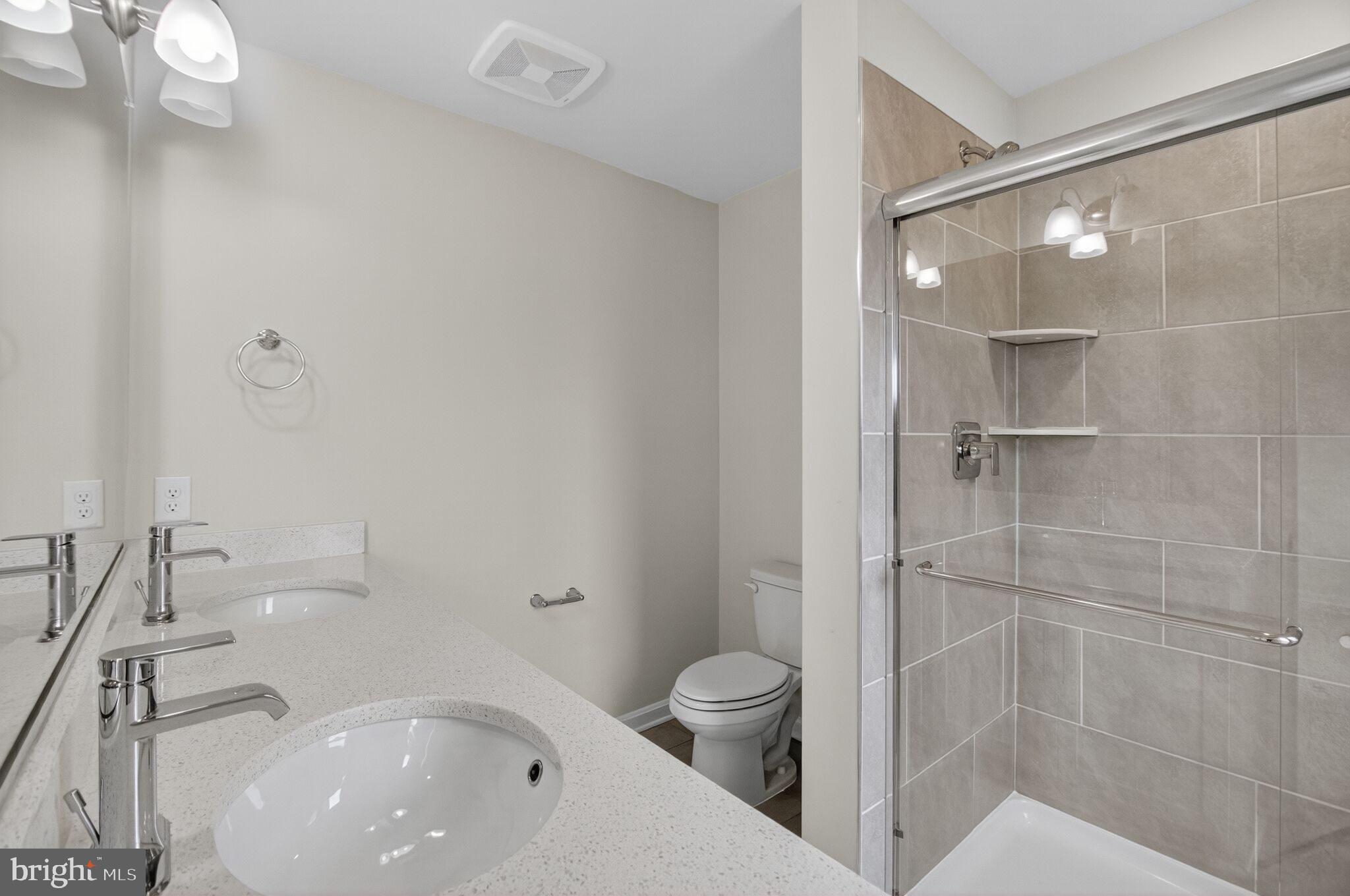 RENN QUARTER - Residential Lease