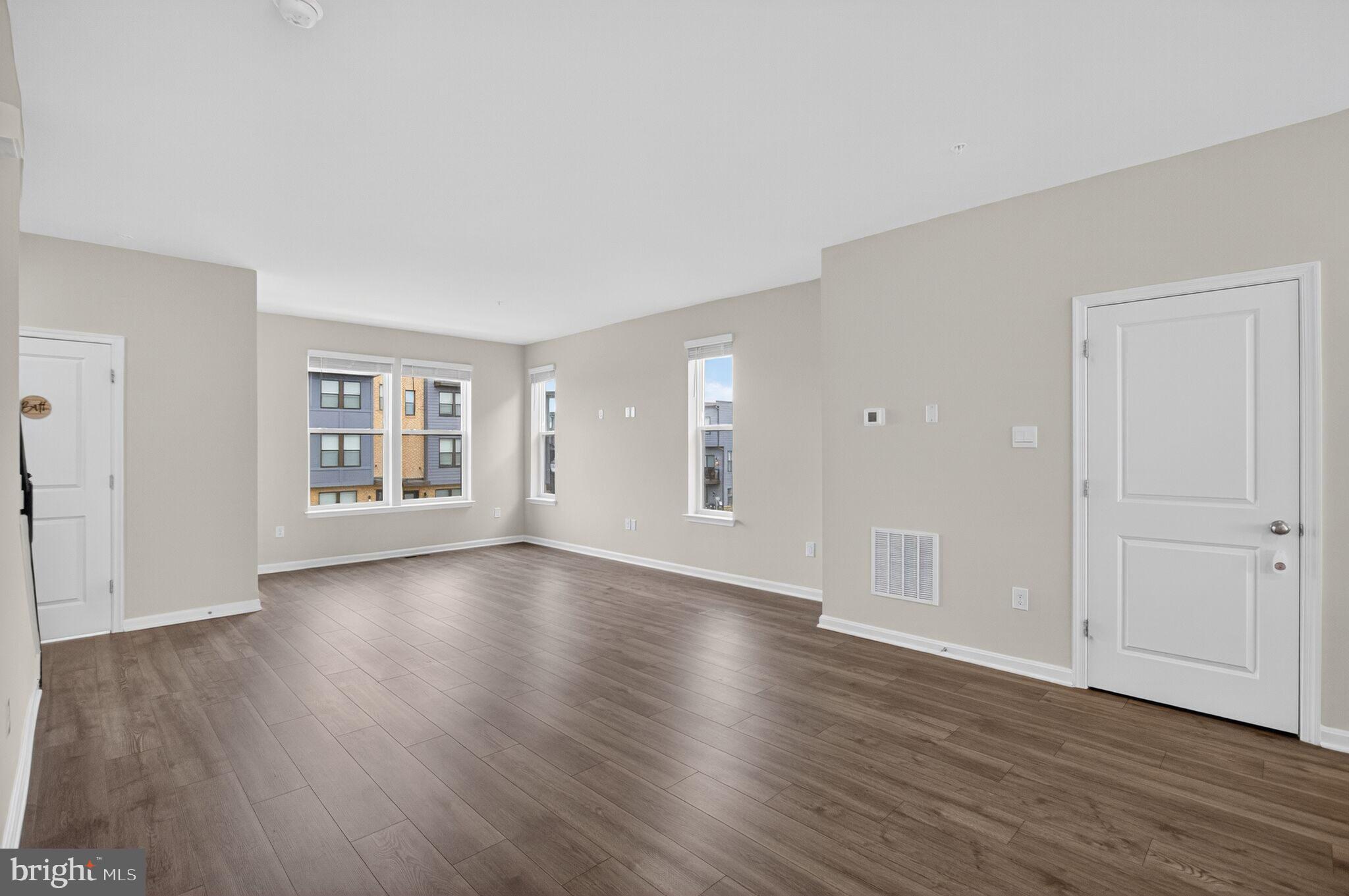 RENN QUARTER - Residential Lease