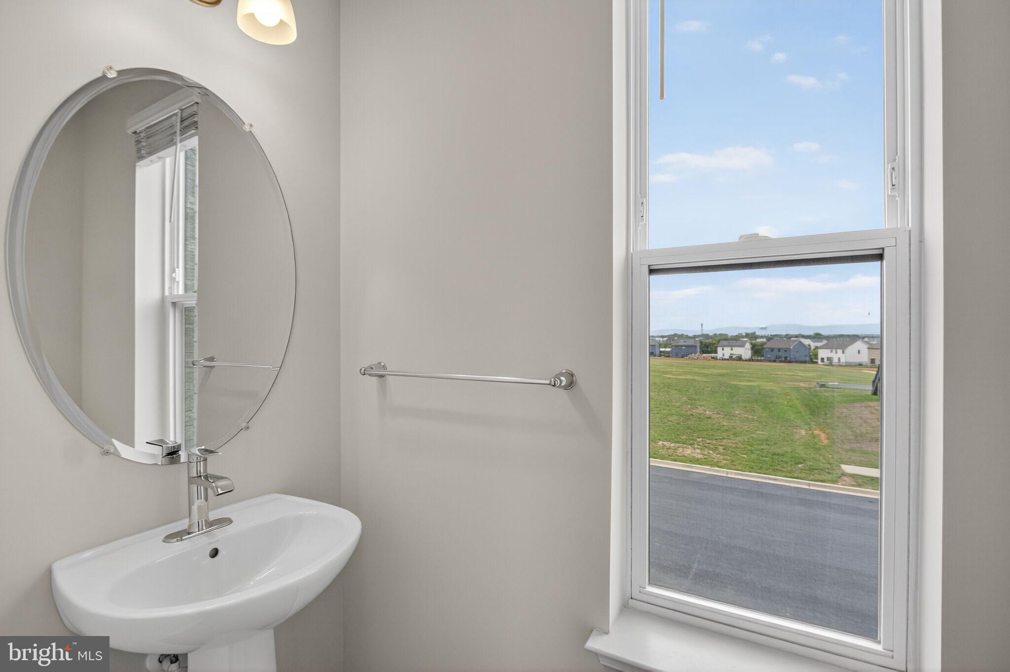 RENN QUARTER - Residential Lease