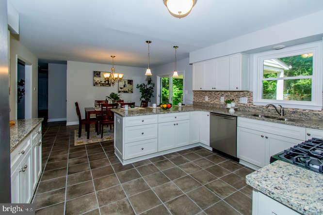 SELBY GROVE - Residential