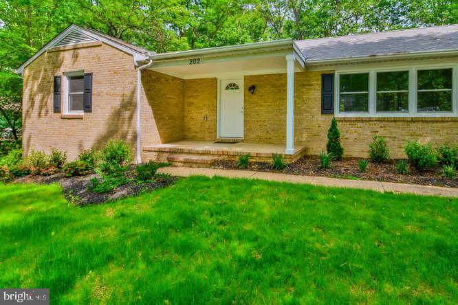 SELBY GROVE - Residential