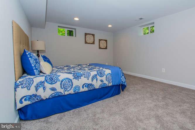 SELBY GROVE - Residential