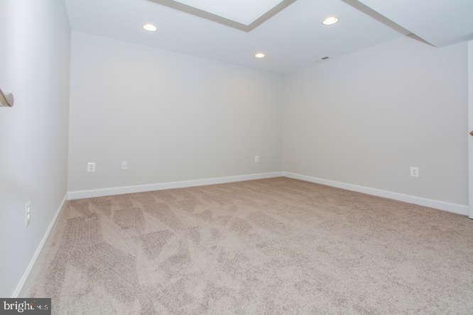 SELBY GROVE - Residential