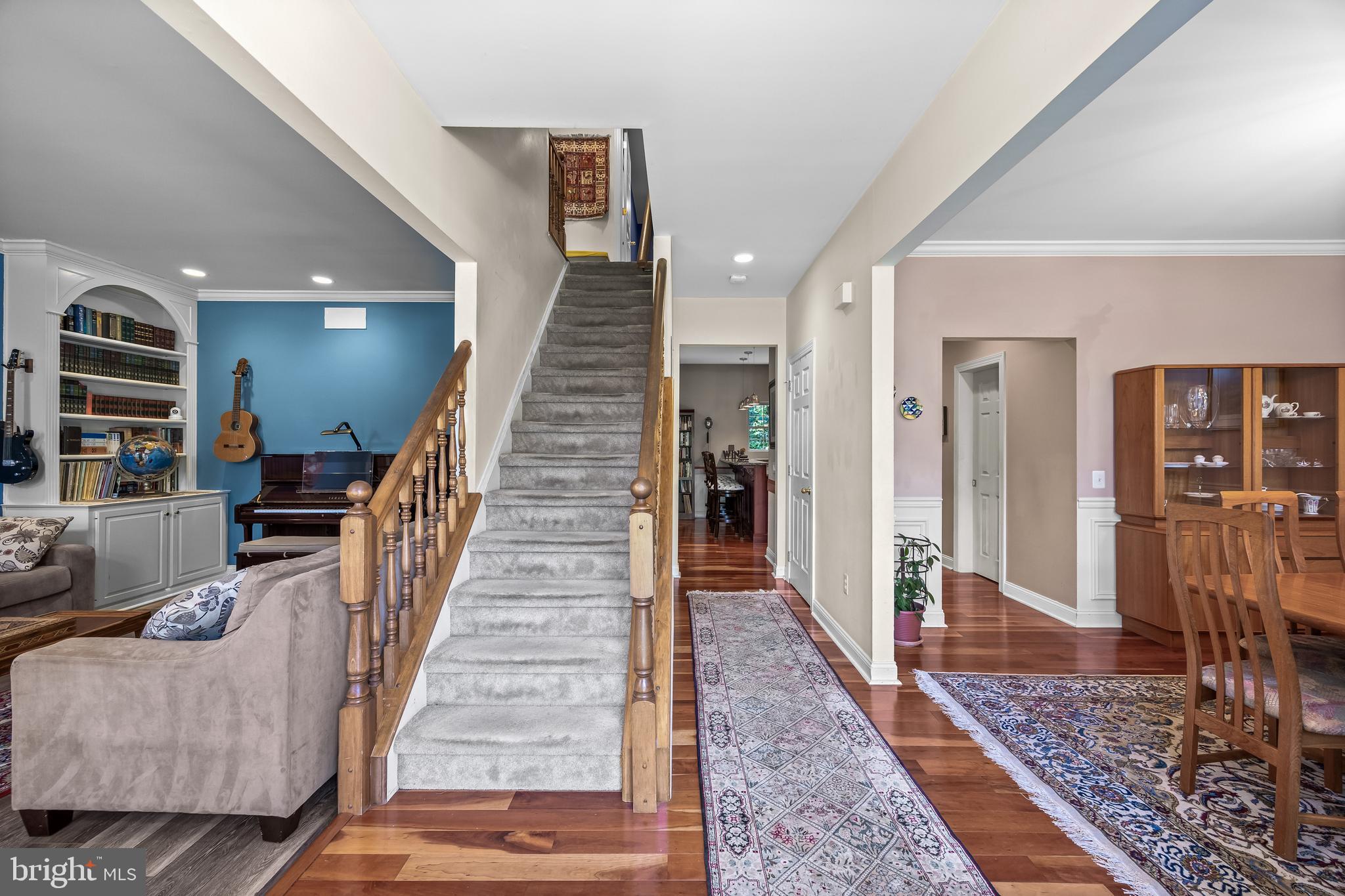 6 TURNBERRY COURT