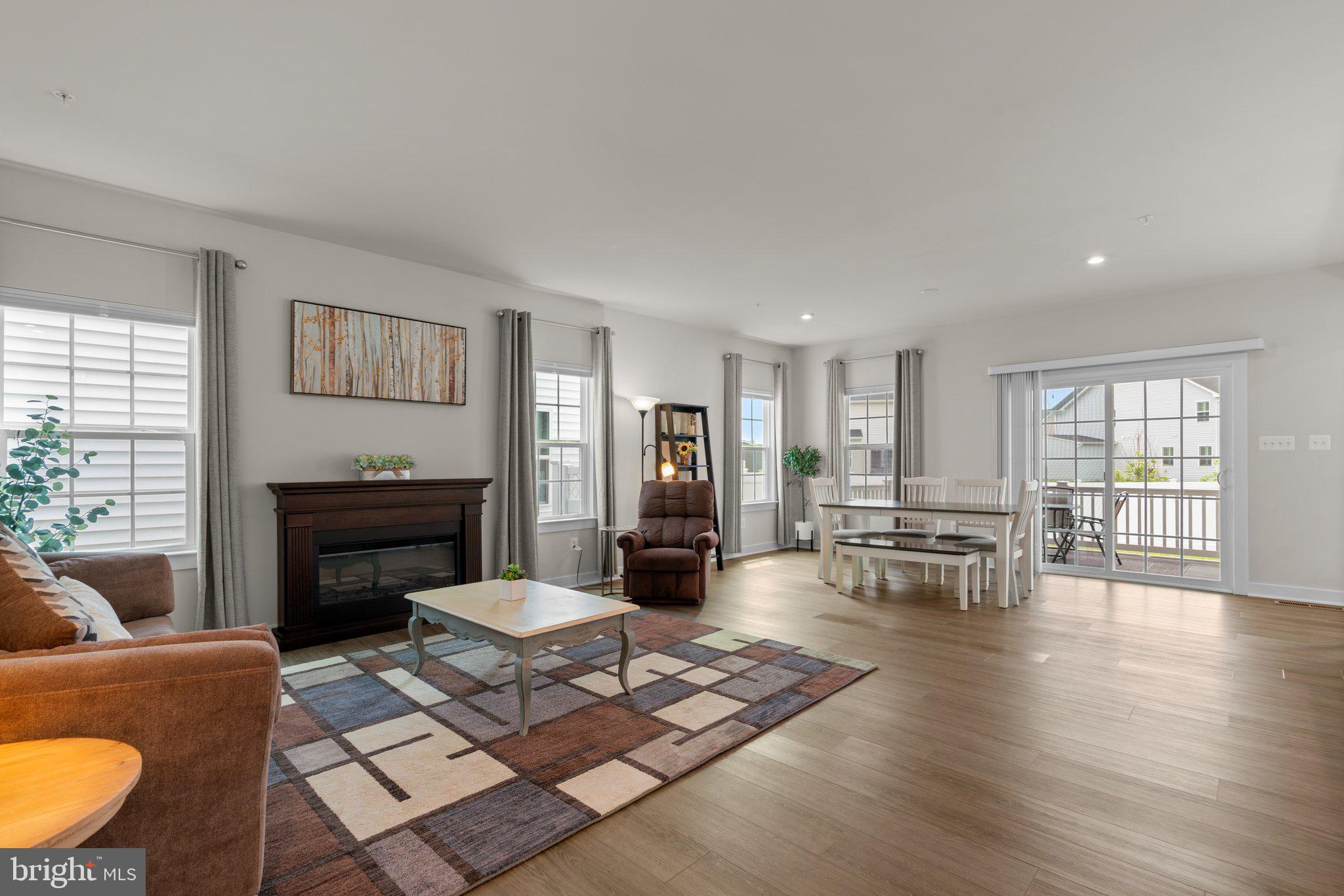 TWO RIVERS - Residential